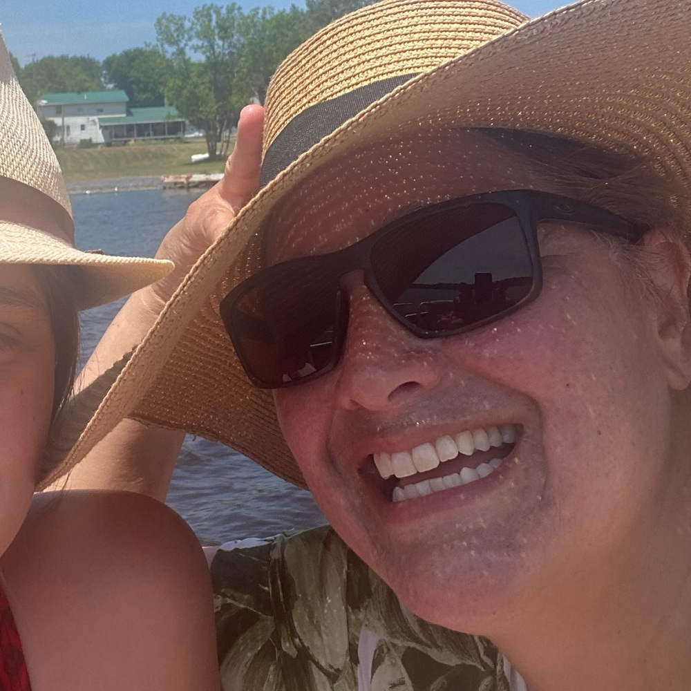 Meet your Posher, Sharlee